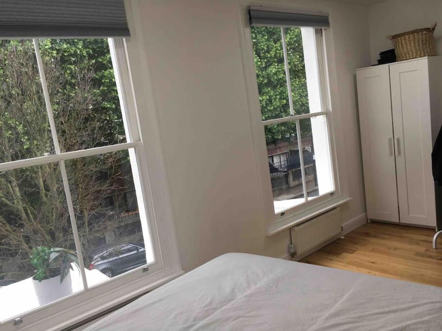 לונדון Newly Refurbished 2-Bedroom Flat In Notting Hill מראה חיצוני תמונה