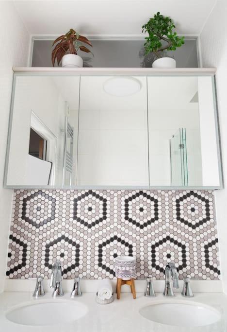 לונדון Newly Refurbished 2-Bedroom Flat In Notting Hill מראה חיצוני תמונה